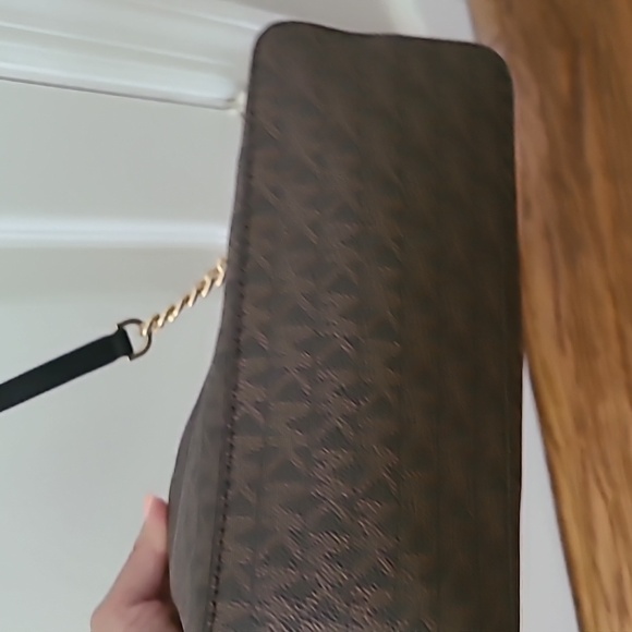 MICHAEL Michael Kors Dome Shaped Crossbody - Picture 4 of 9